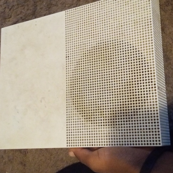 Console - Picture 4 of 4